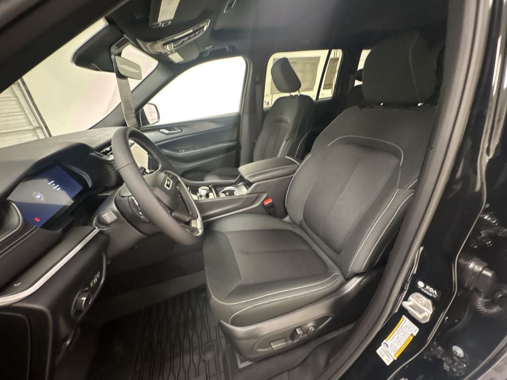 2026 Jeep Grand Cherokee Laredo X
