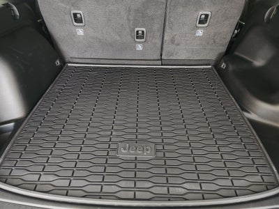 2027 Jeep Grand Cherokee Laredo Altitude