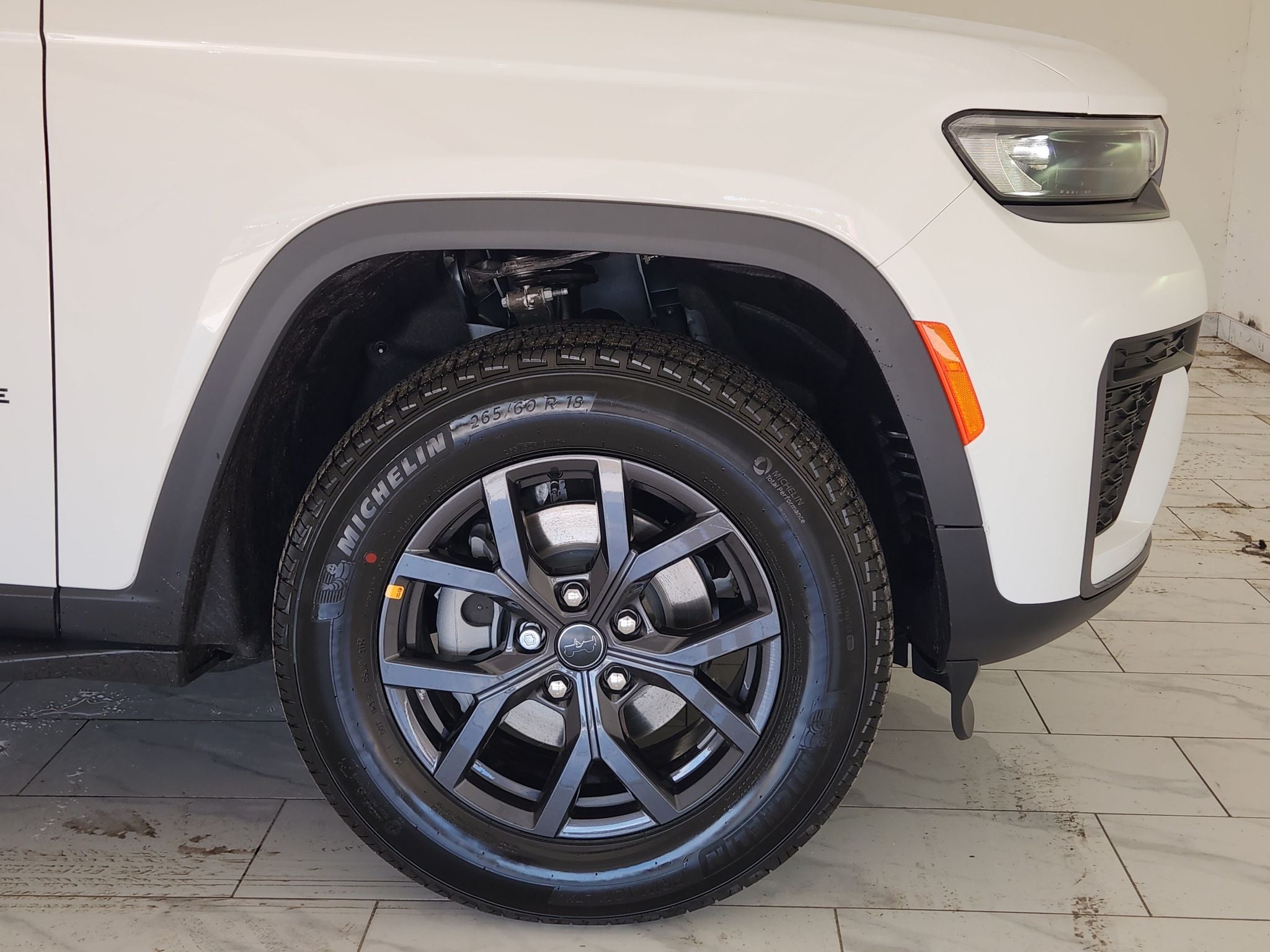 2027 Jeep Grand Cherokee Laredo Altitude