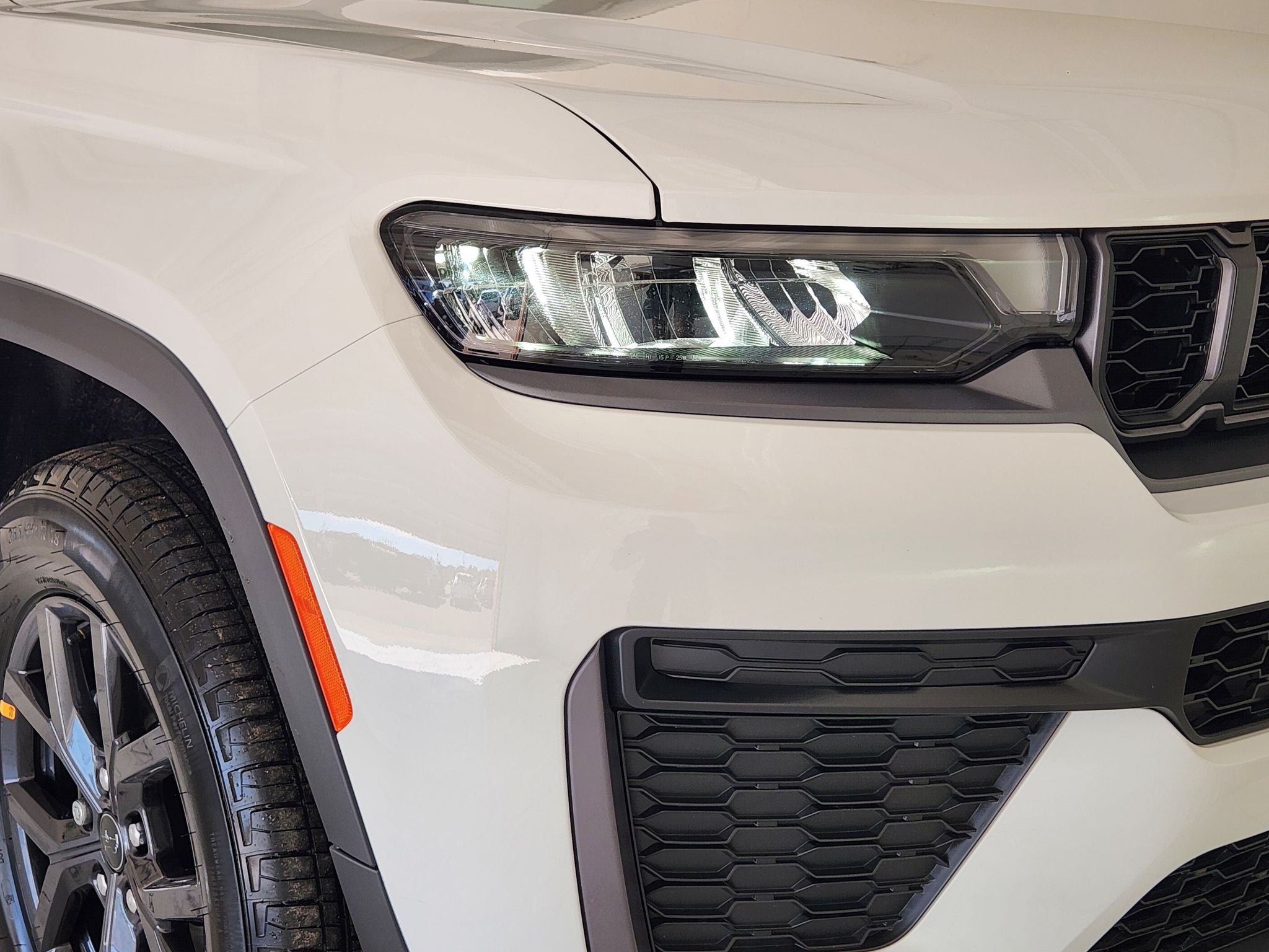 2027 Jeep Grand Cherokee Laredo Altitude