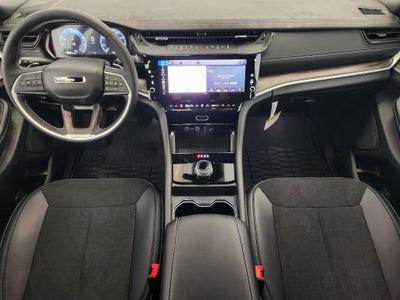 2027 Jeep Grand Cherokee Laredo Altitude