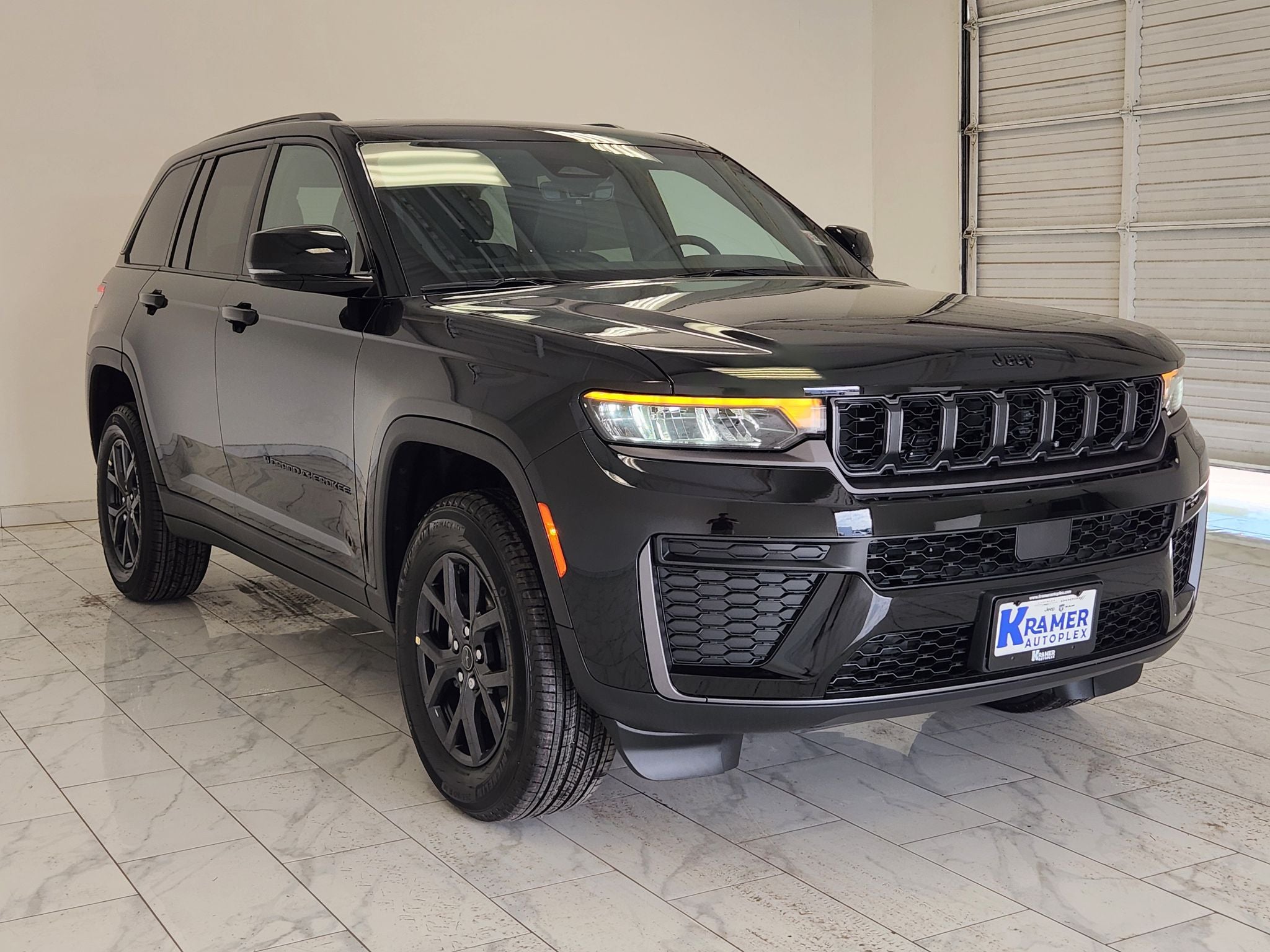 2027 Jeep Grand Cherokee Laredo Altitude