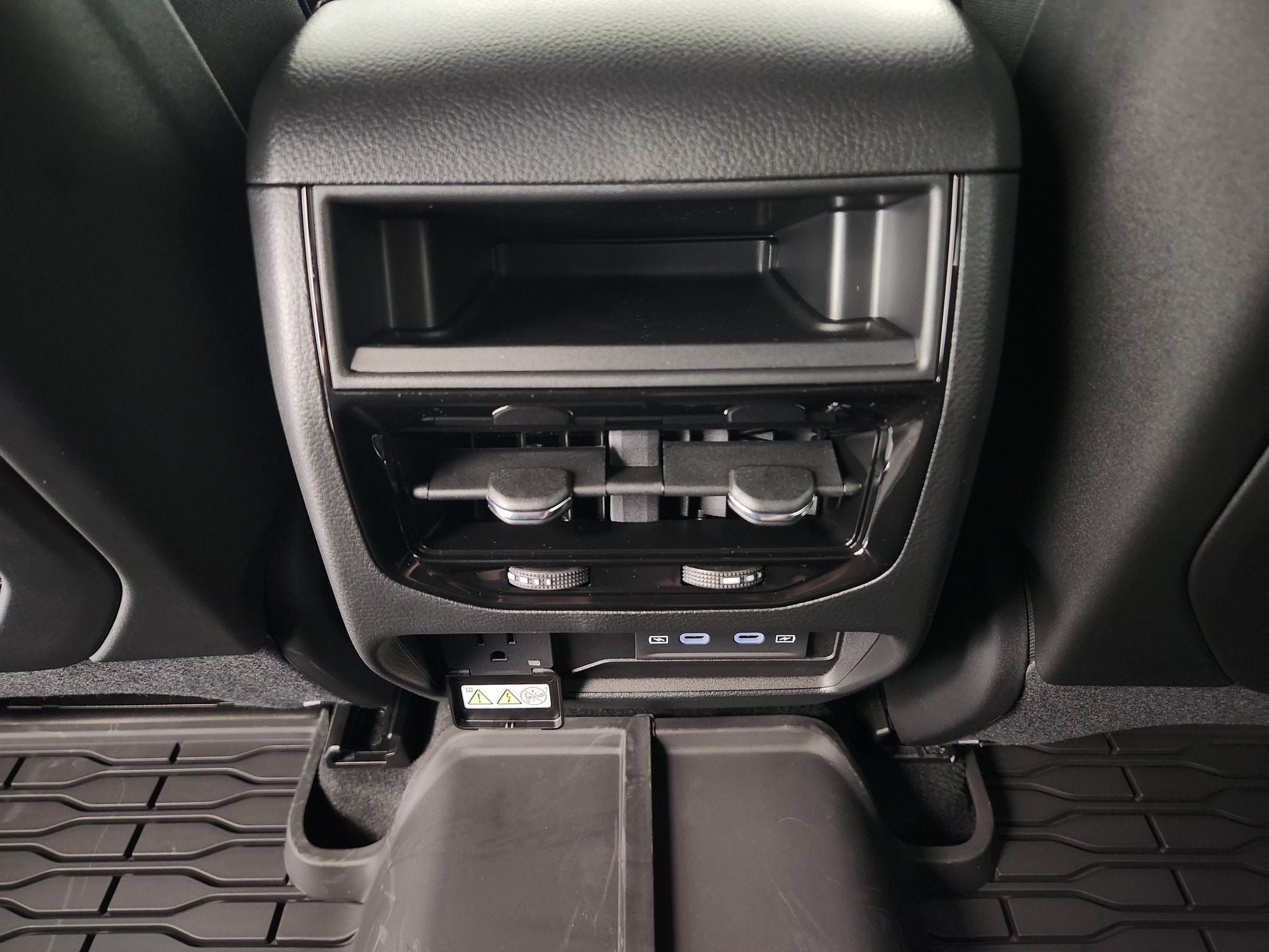 2027 Jeep Grand Cherokee Laredo Altitude