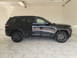 2027 Jeep Grand Cherokee Laredo Altitude