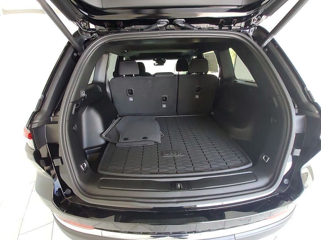 2026 Jeep Grand Cherokee Laredo X