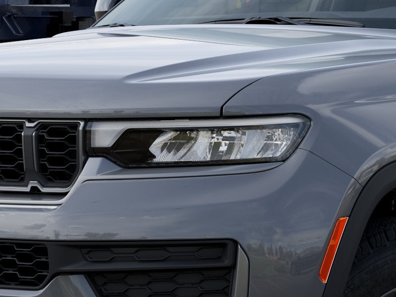 2027 Jeep Grand Cherokee Laredo Altitude