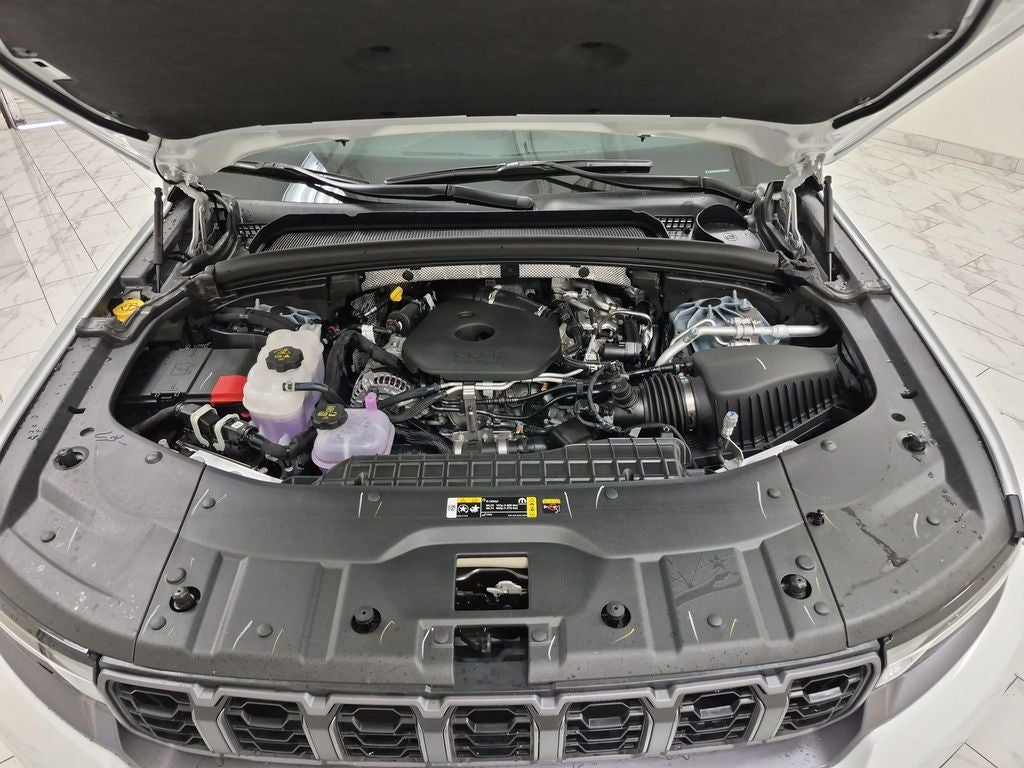 2026 Jeep Grand Cherokee Laredo Altitude