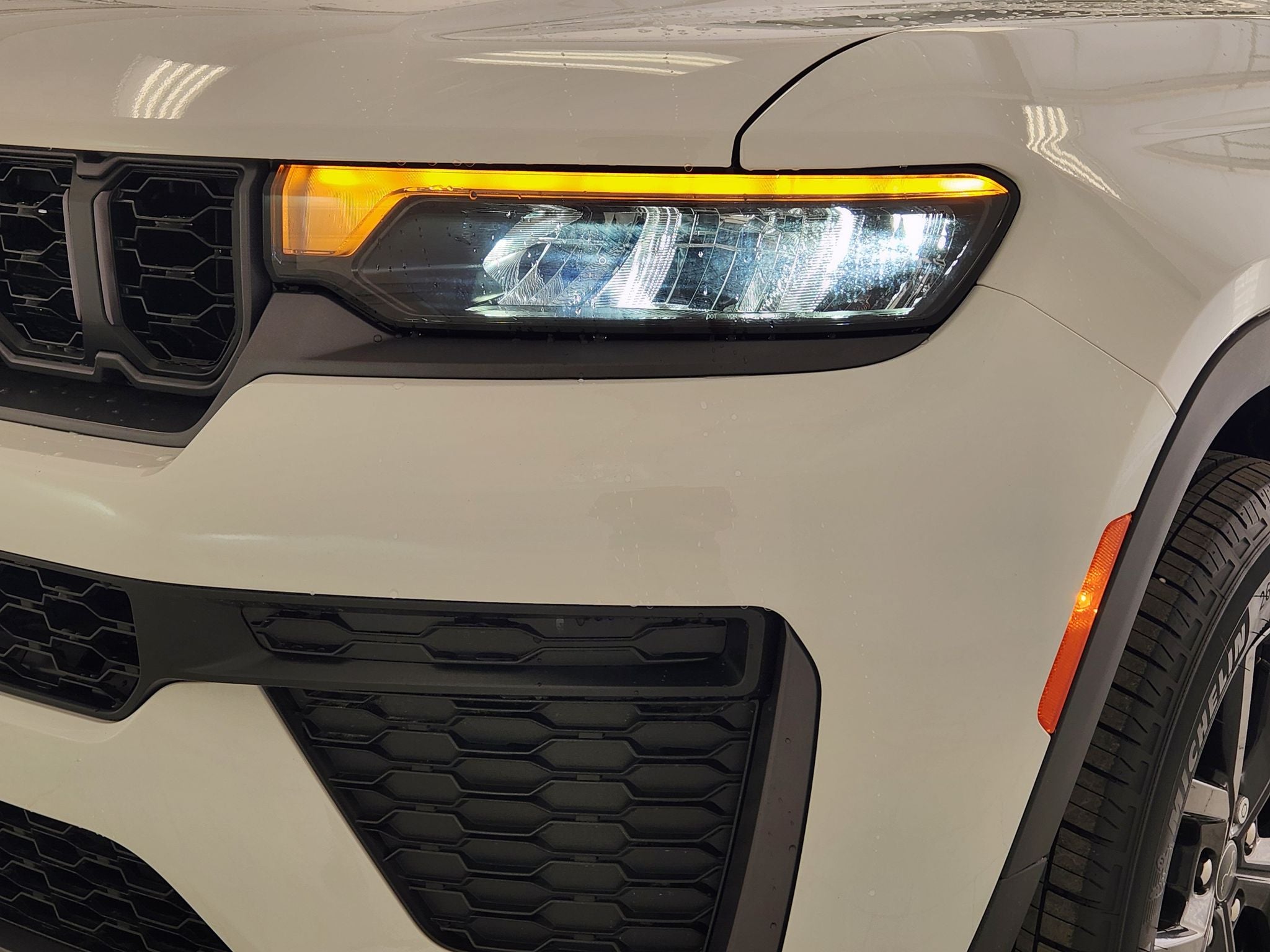 2027 Jeep Grand Cherokee Laredo Altitude