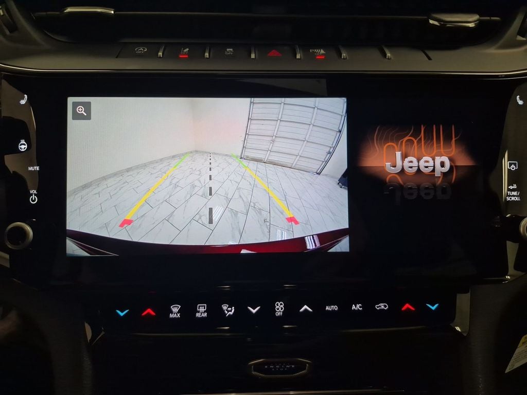 2026 Jeep Grand Cherokee Laredo Altitude