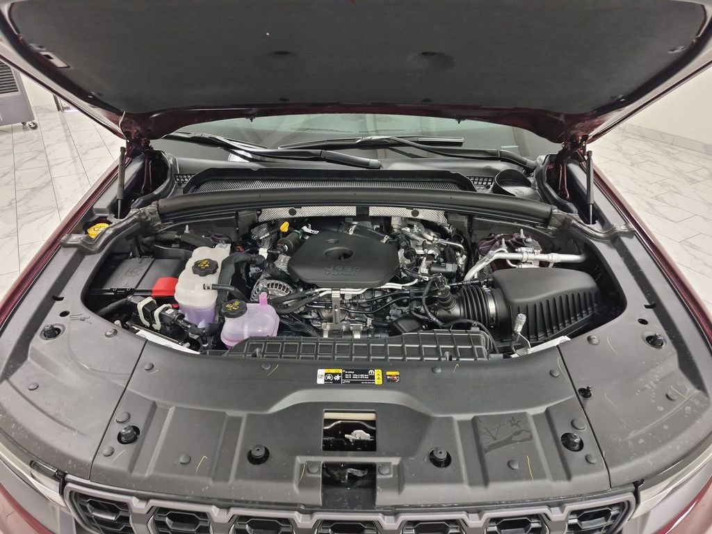 2026 Jeep Grand Cherokee Laredo Altitude