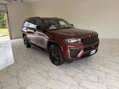 2026 Jeep Grand Cherokee Laredo Altitude