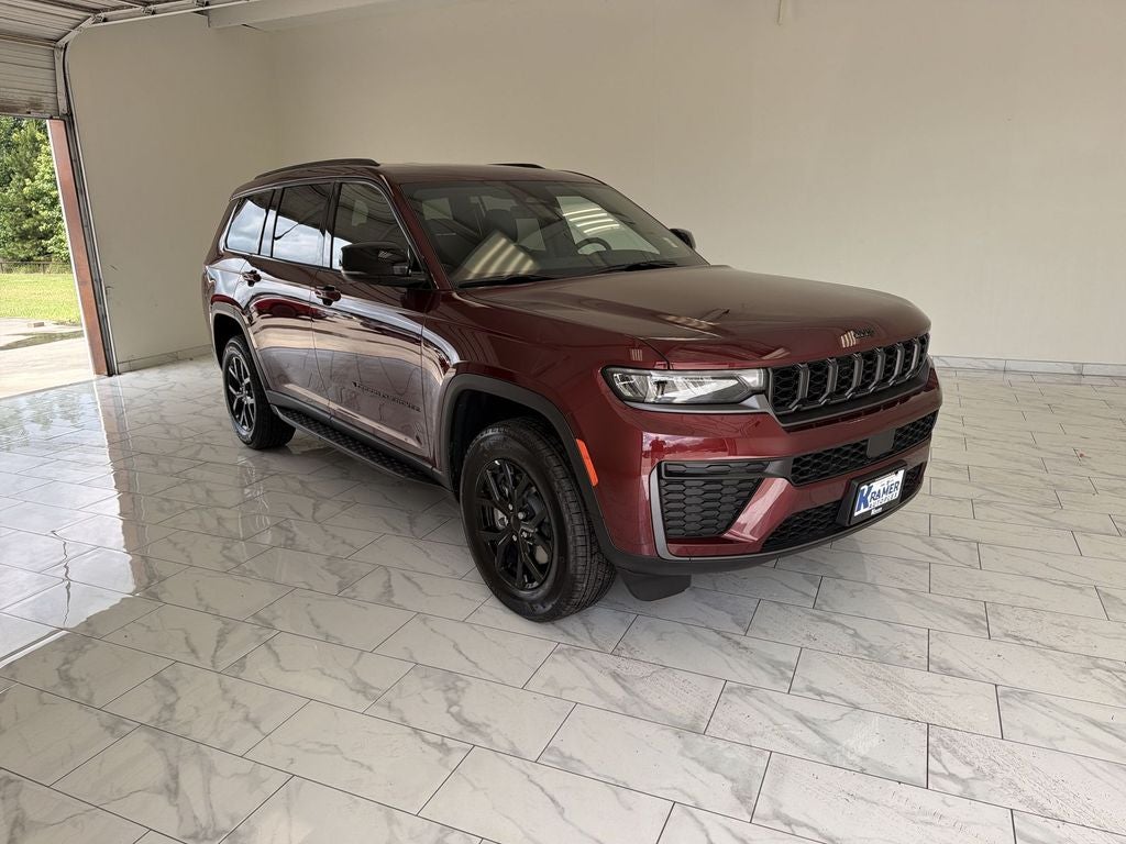 2026 Jeep Grand Cherokee Laredo Altitude