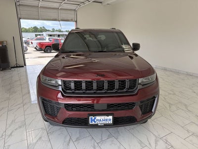 2026 Jeep Grand Cherokee Laredo Altitude