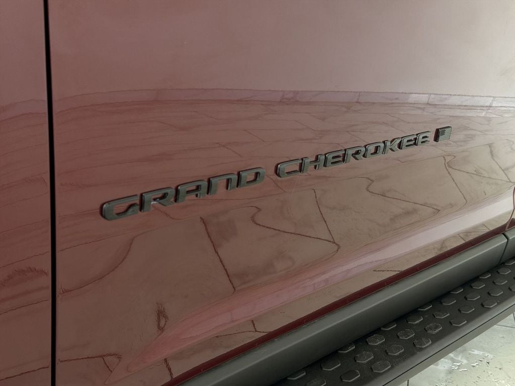 2026 Jeep Grand Cherokee Laredo Altitude
