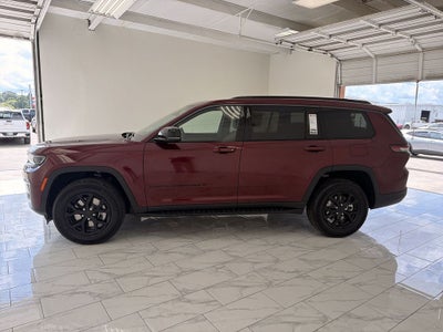 2026 Jeep Grand Cherokee Laredo Altitude