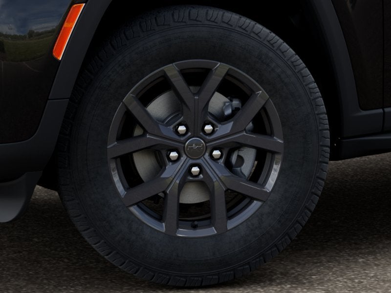2027 Jeep Grand Cherokee Laredo Altitude