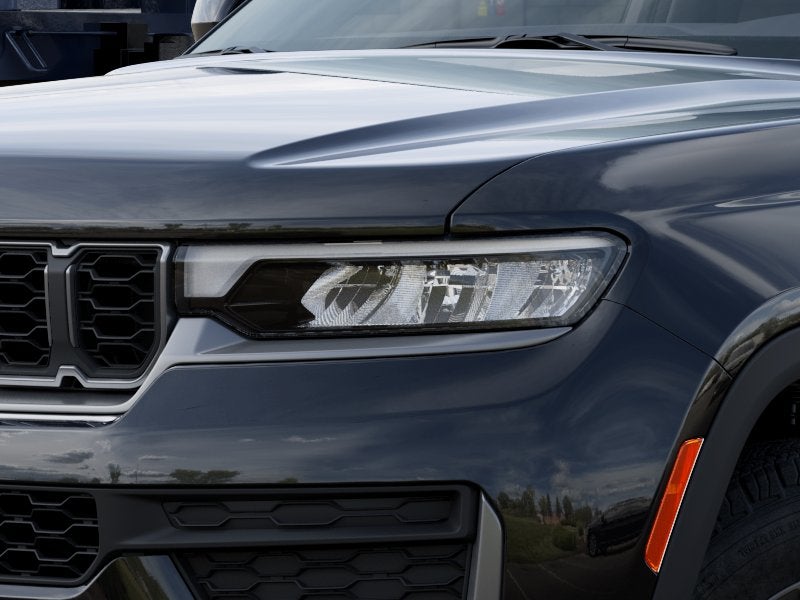 2027 Jeep Grand Cherokee Laredo Altitude