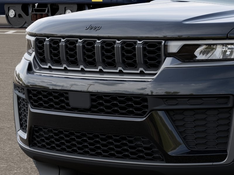 2027 Jeep Grand Cherokee Laredo Altitude