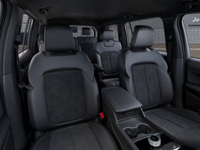 2027 Jeep Grand Cherokee Laredo Altitude
