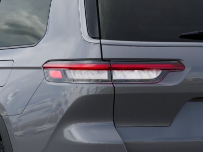 2027 Jeep Grand Cherokee Laredo Altitude