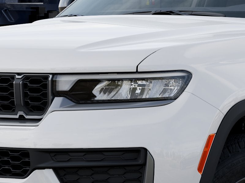 2027 Jeep Grand Cherokee Laredo Altitude
