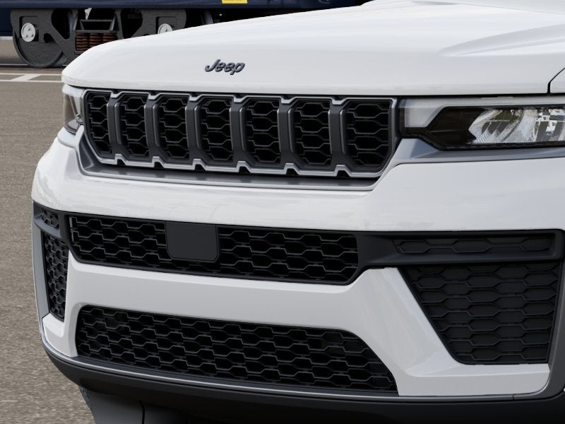 2027 Jeep Grand Cherokee Laredo Altitude