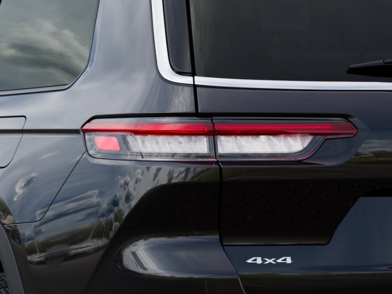 2027 Jeep Grand Cherokee Laredo X