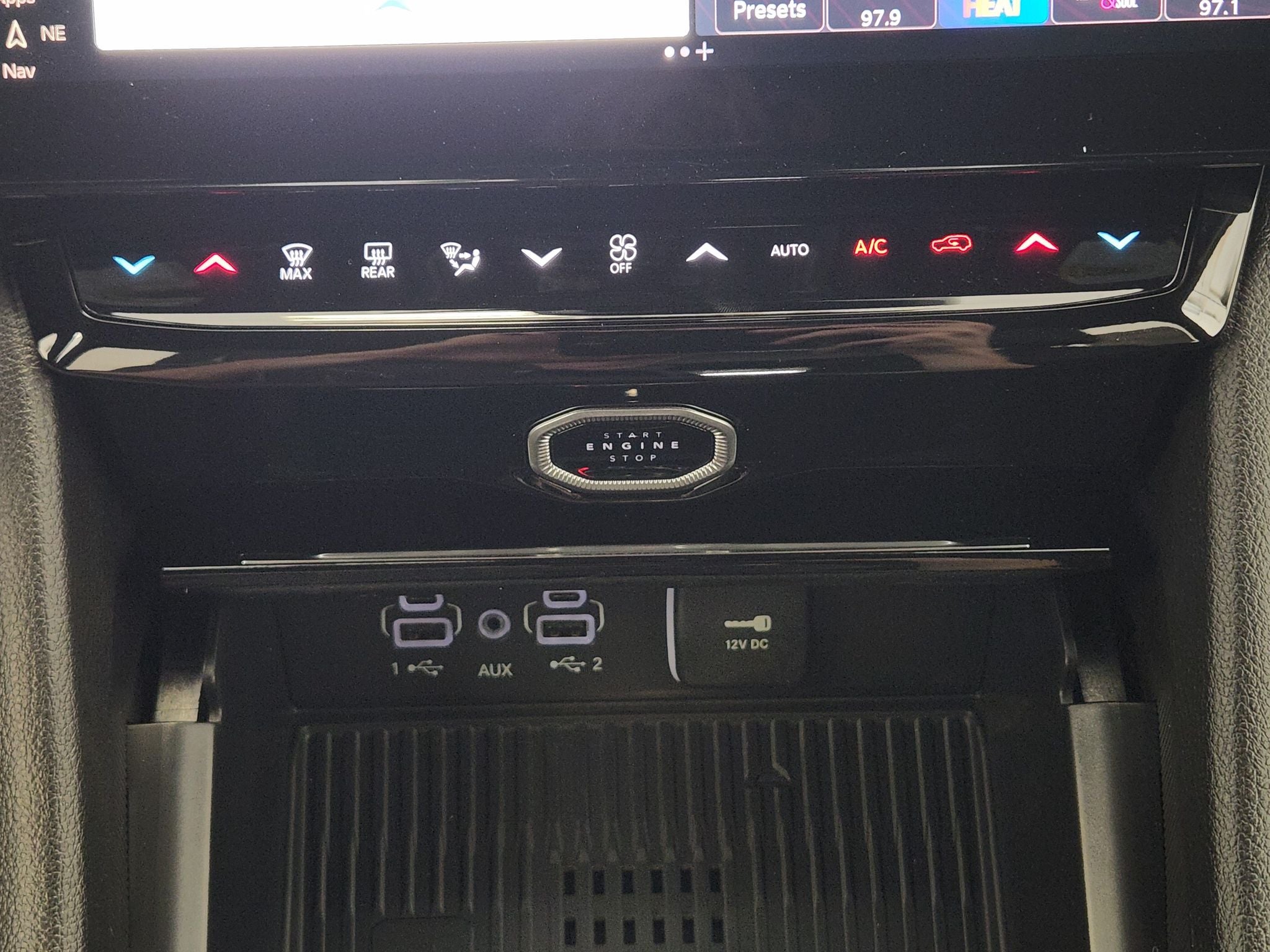 2027 Jeep Grand Cherokee Laredo Altitude