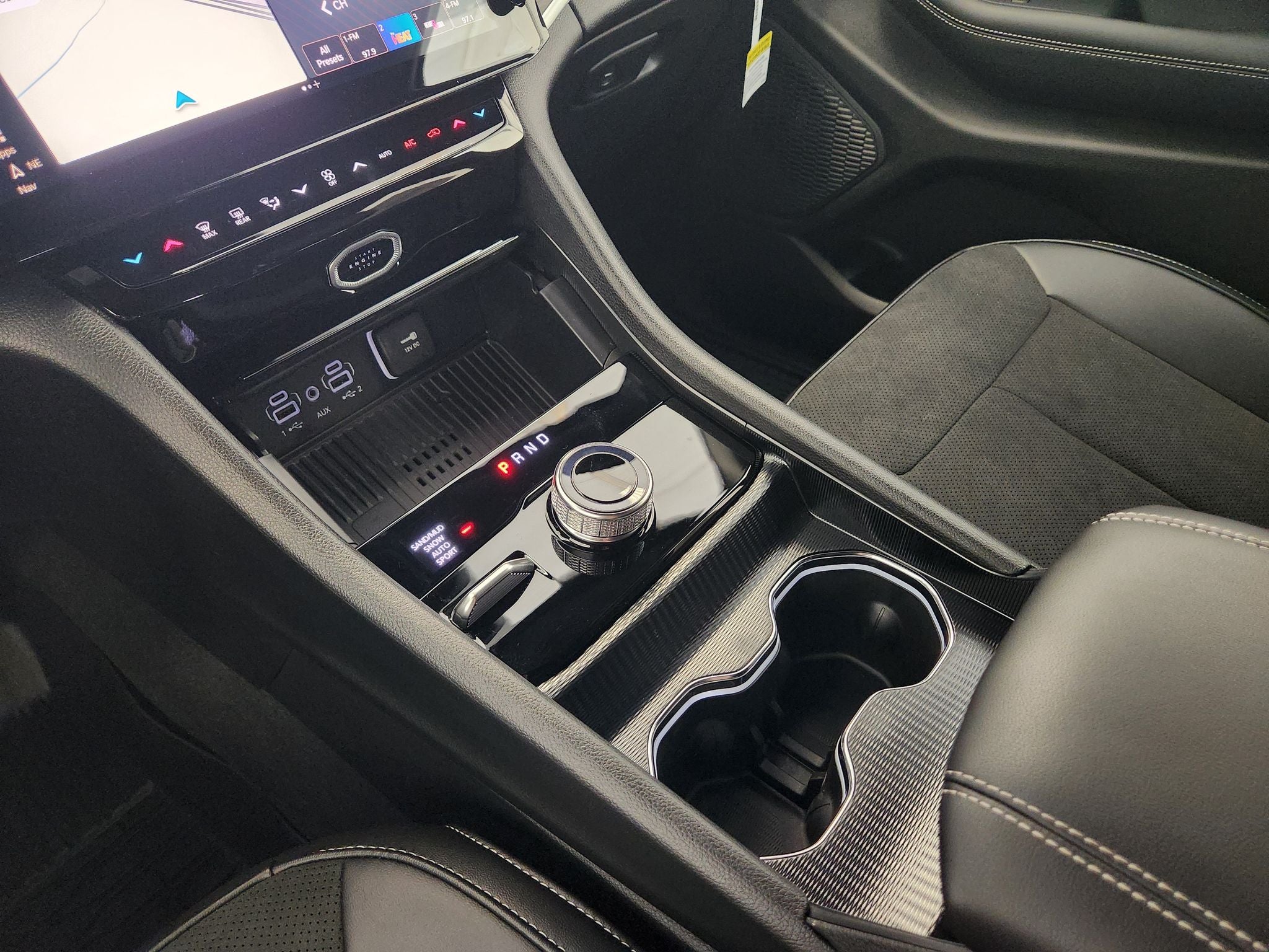 2027 Jeep Grand Cherokee Laredo Altitude