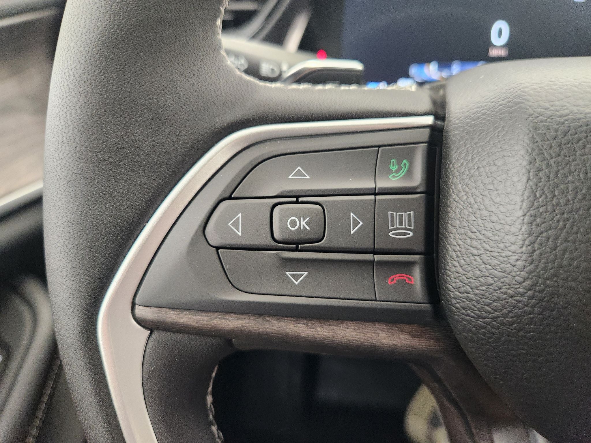 2027 Jeep Grand Cherokee Laredo Altitude
