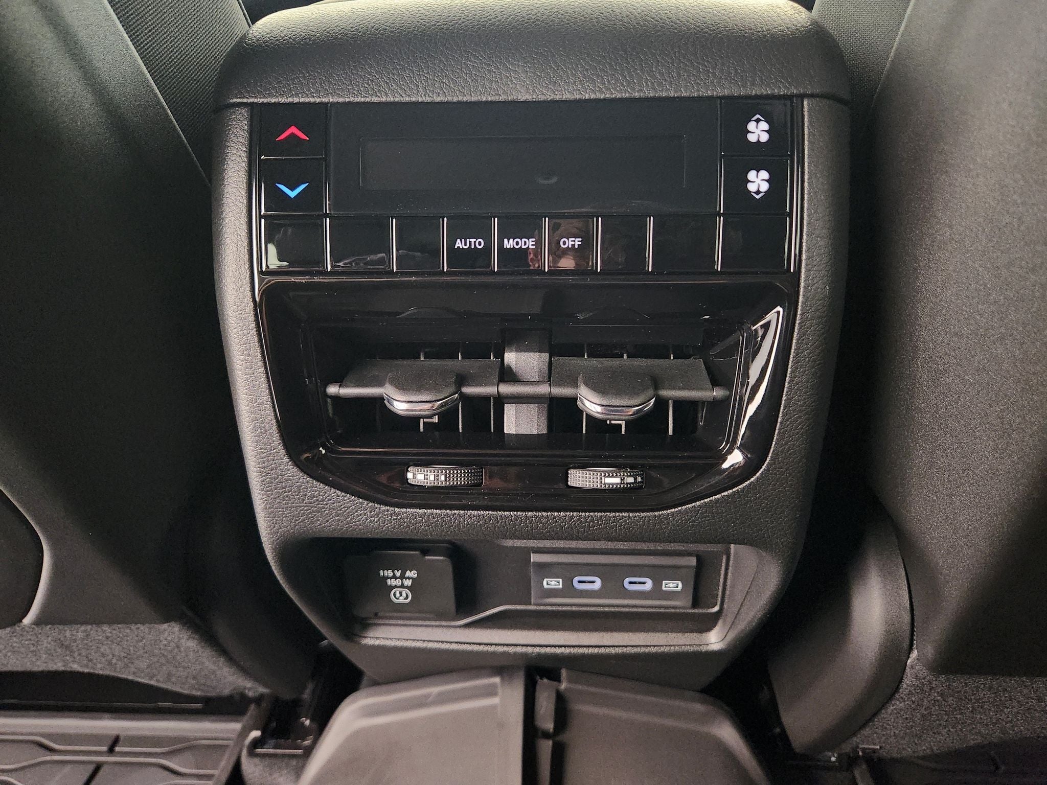 2027 Jeep Grand Cherokee Laredo Altitude