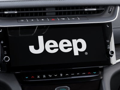 2027 Jeep Grand Cherokee Laredo / Altitude