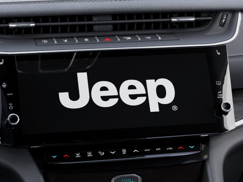 2027 Jeep Grand Cherokee Laredo / Altitude
