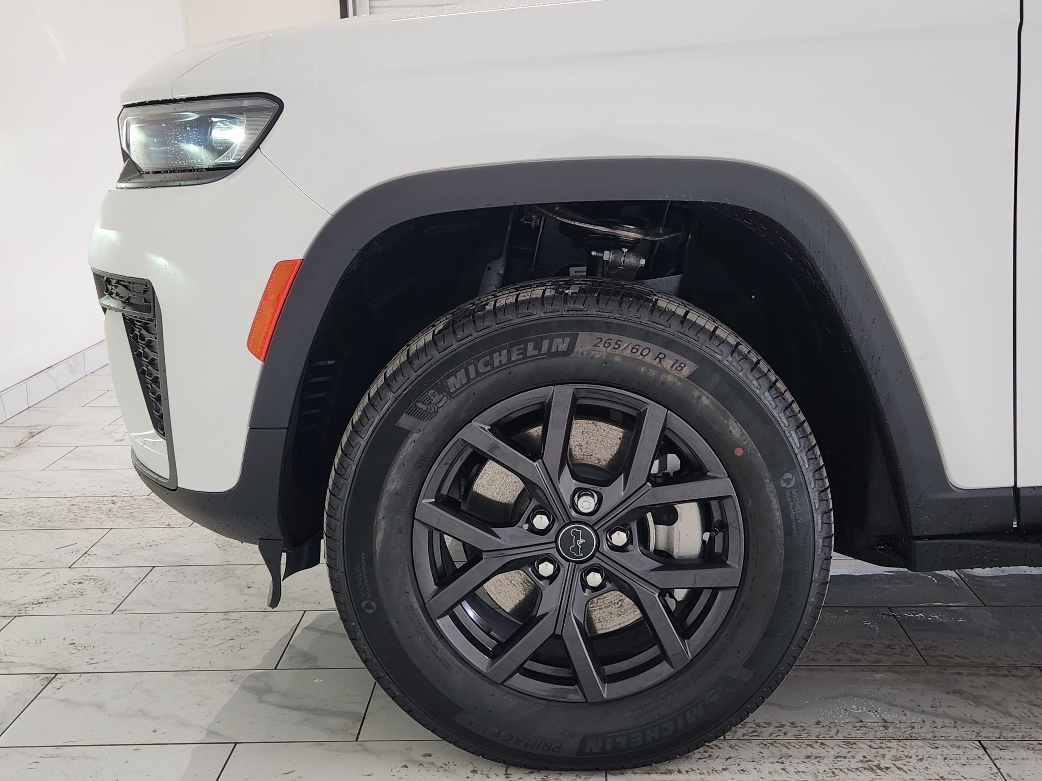 2027 Jeep Grand Cherokee Laredo Altitude