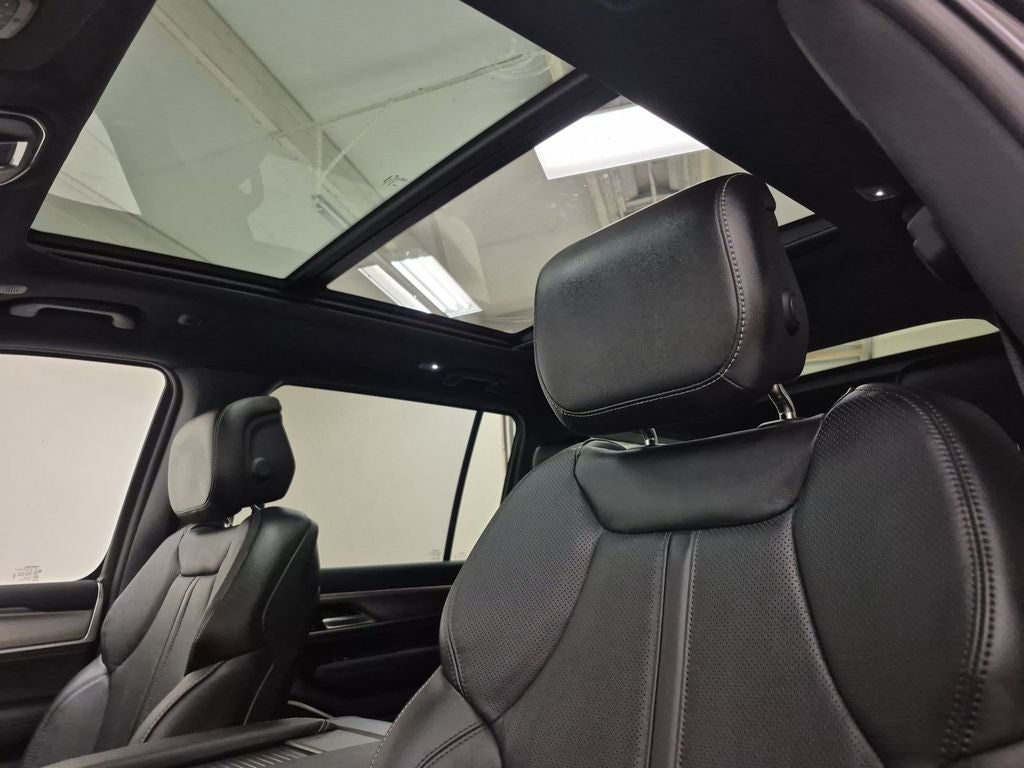 2026 Jeep Grand Wagoneer Base