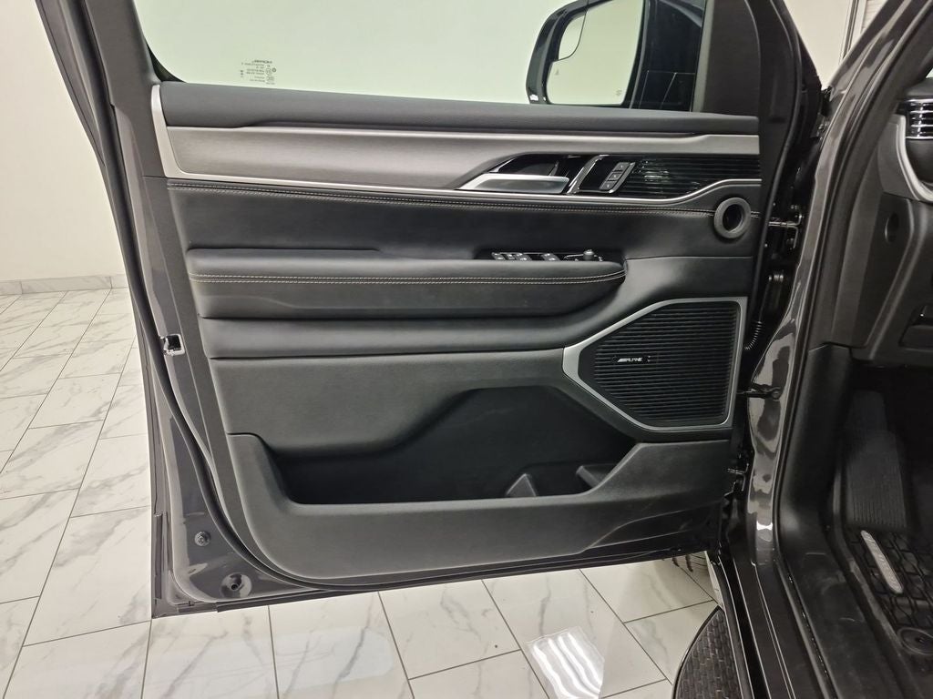 2026 Jeep Grand Wagoneer Base