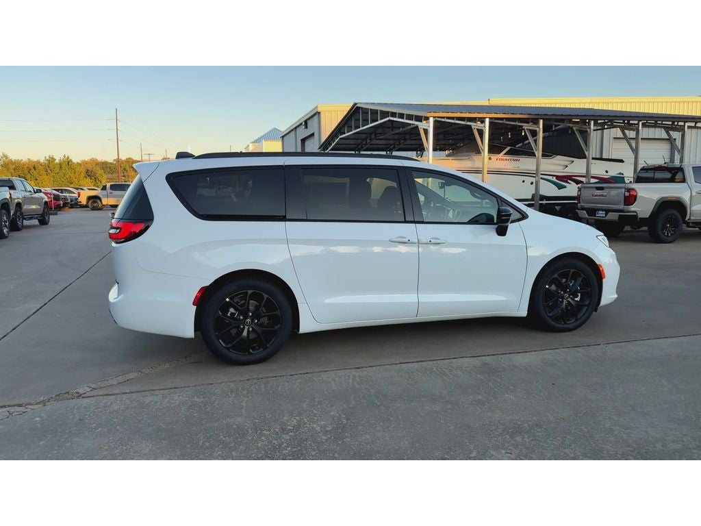 2026 Chrysler Pacifica Limited