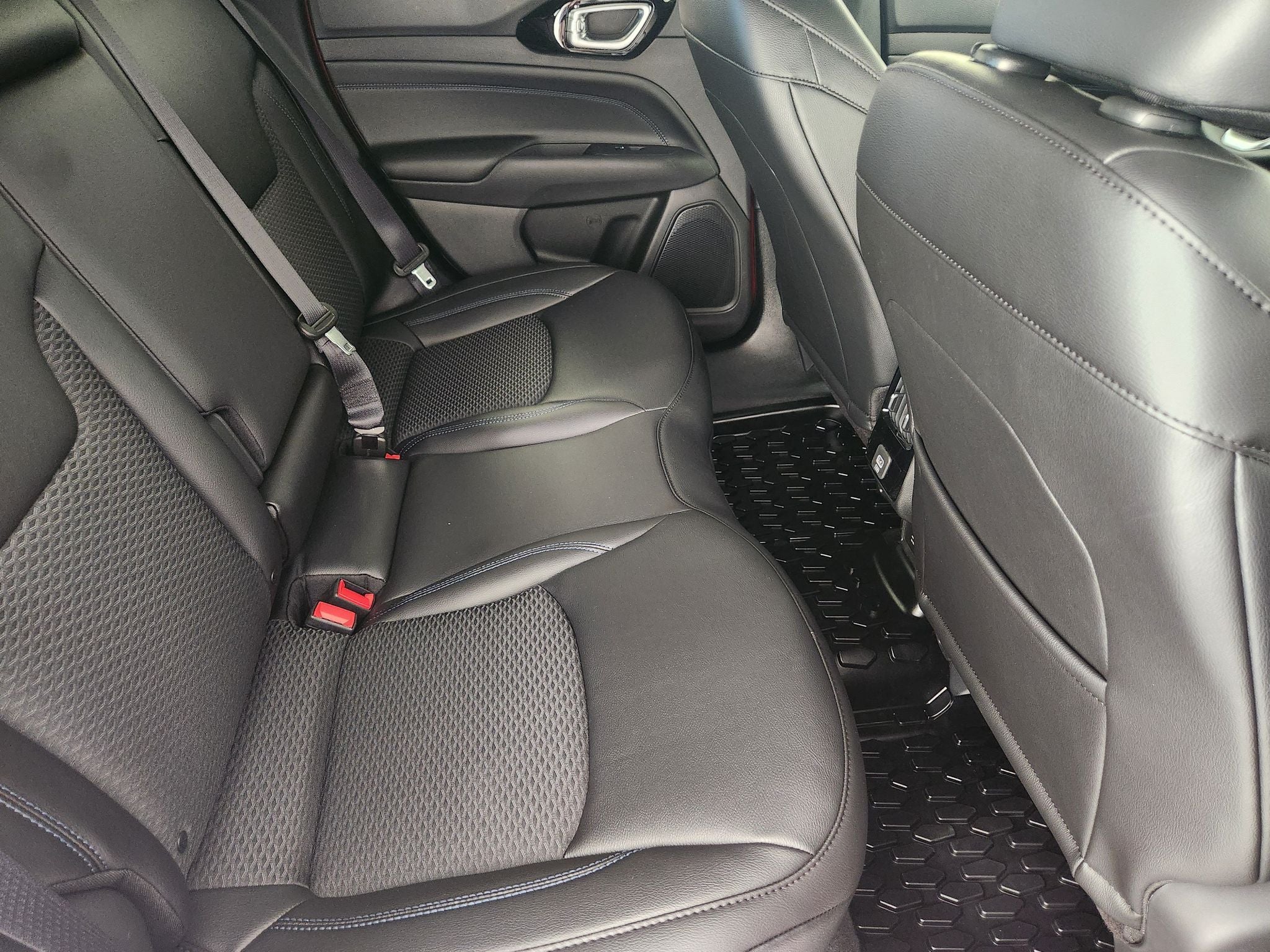 2027 Jeep Compass Latitude Altitude