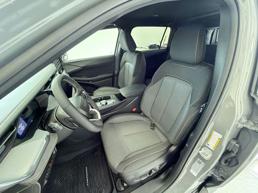 2026 Jeep Cherokee Laredo