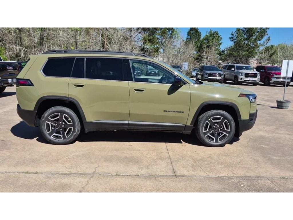 2026 Jeep Cherokee Laredo