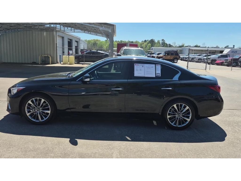 2023 INFINITI Q50 LUXE