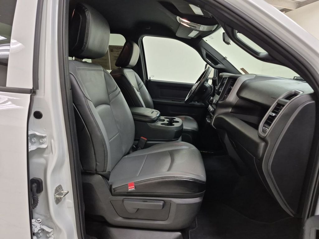 2023 RAM 2500 Tradesman Crew Cab 4x4 8' Box