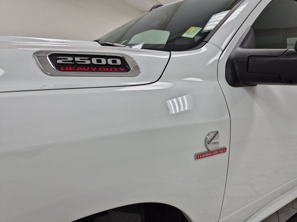 2023 RAM 2500 Tradesman Crew Cab 4x4 8' Box