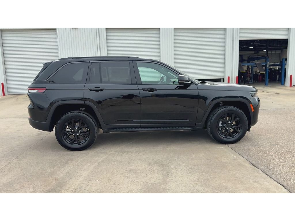 2026 Jeep Grand Cherokee GRAND CHEROKEE LAREDO ALTITUDE 4X2