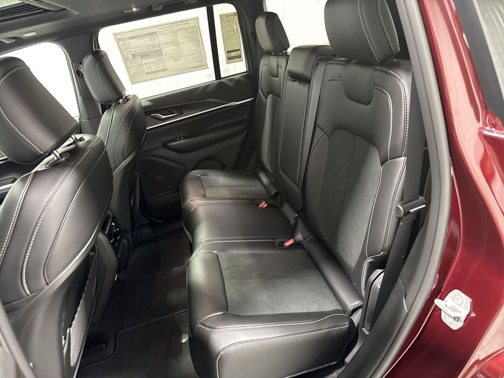 2026 Jeep Grand Cherokee GRAND CHEROKEE LAREDO ALTITUDE 4X2