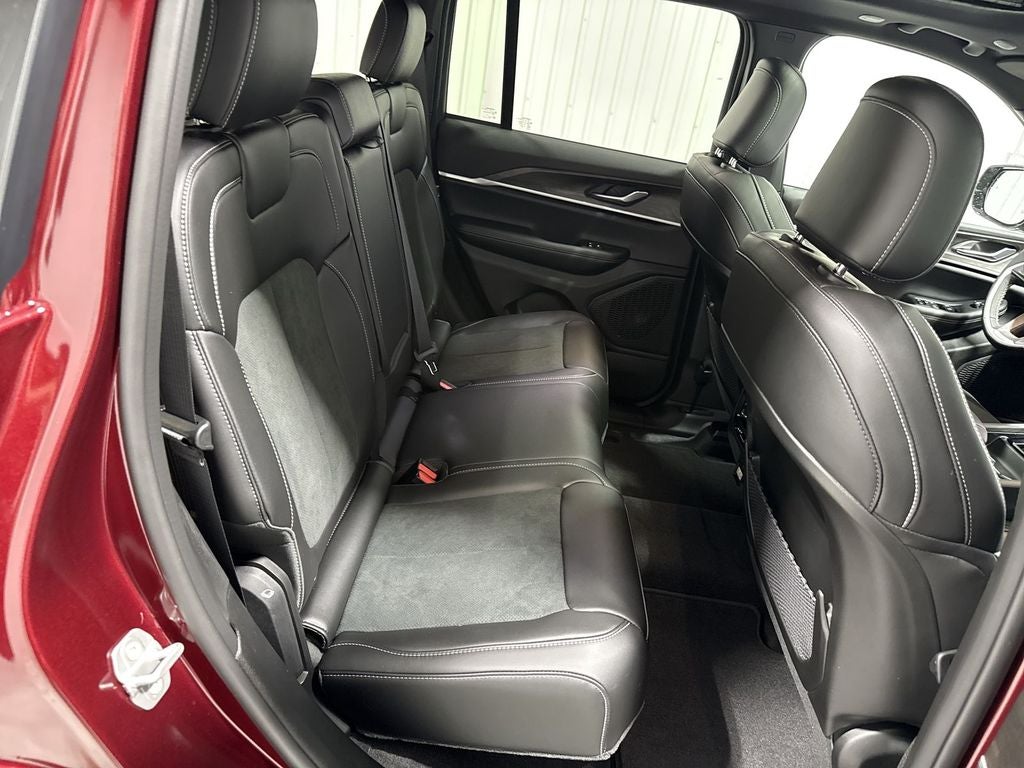 2026 Jeep Grand Cherokee GRAND CHEROKEE LAREDO ALTITUDE 4X2