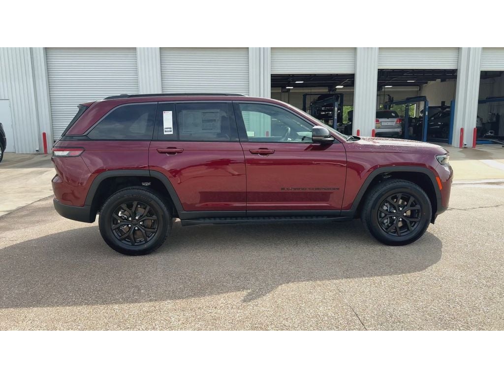 2026 Jeep Grand Cherokee GRAND CHEROKEE LAREDO ALTITUDE 4X2