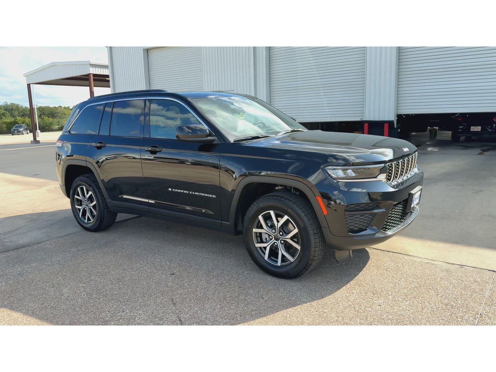 2027 Jeep Grand Cherokee Laredo X
