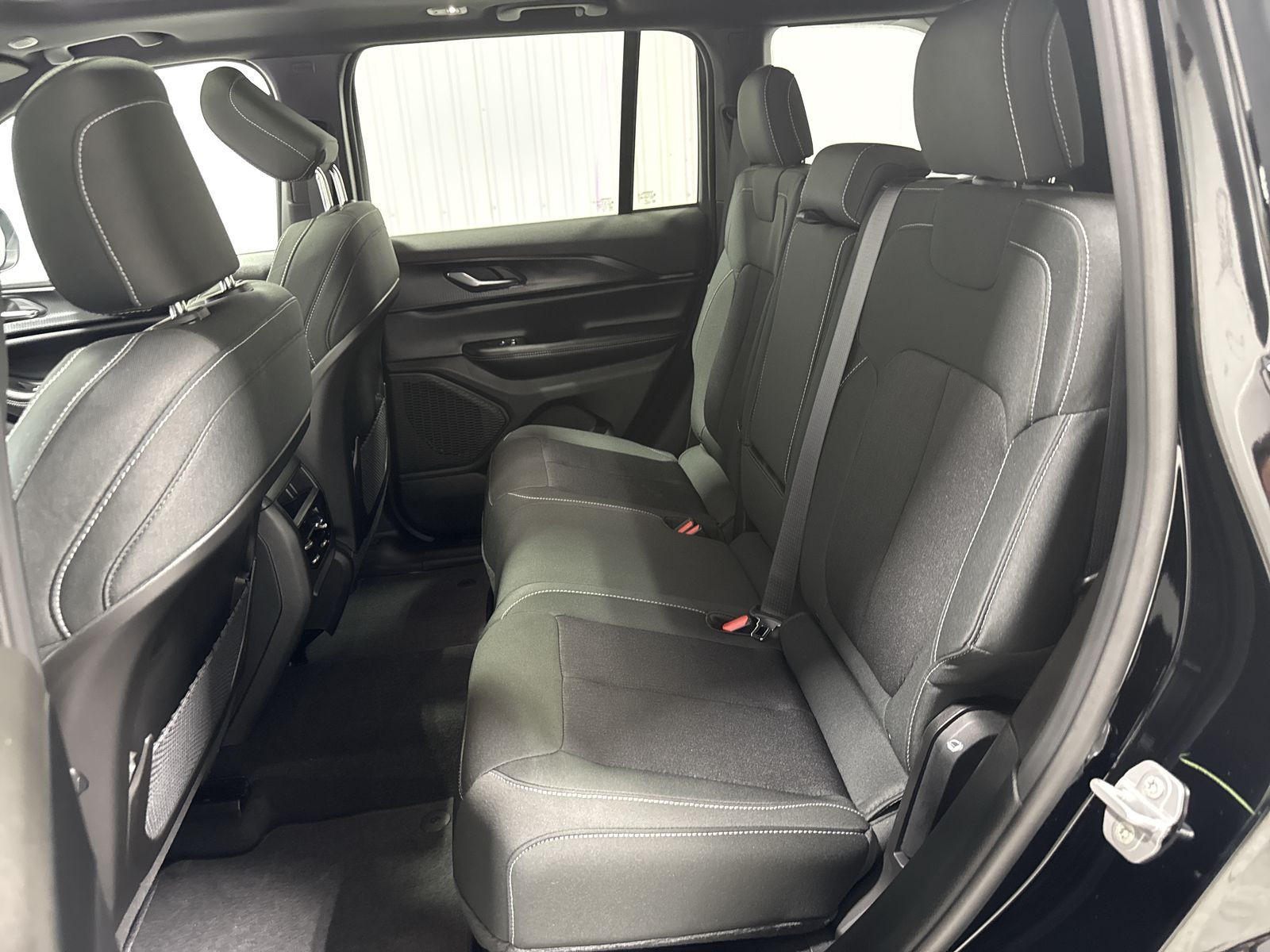 2027 Jeep Grand Cherokee Laredo X