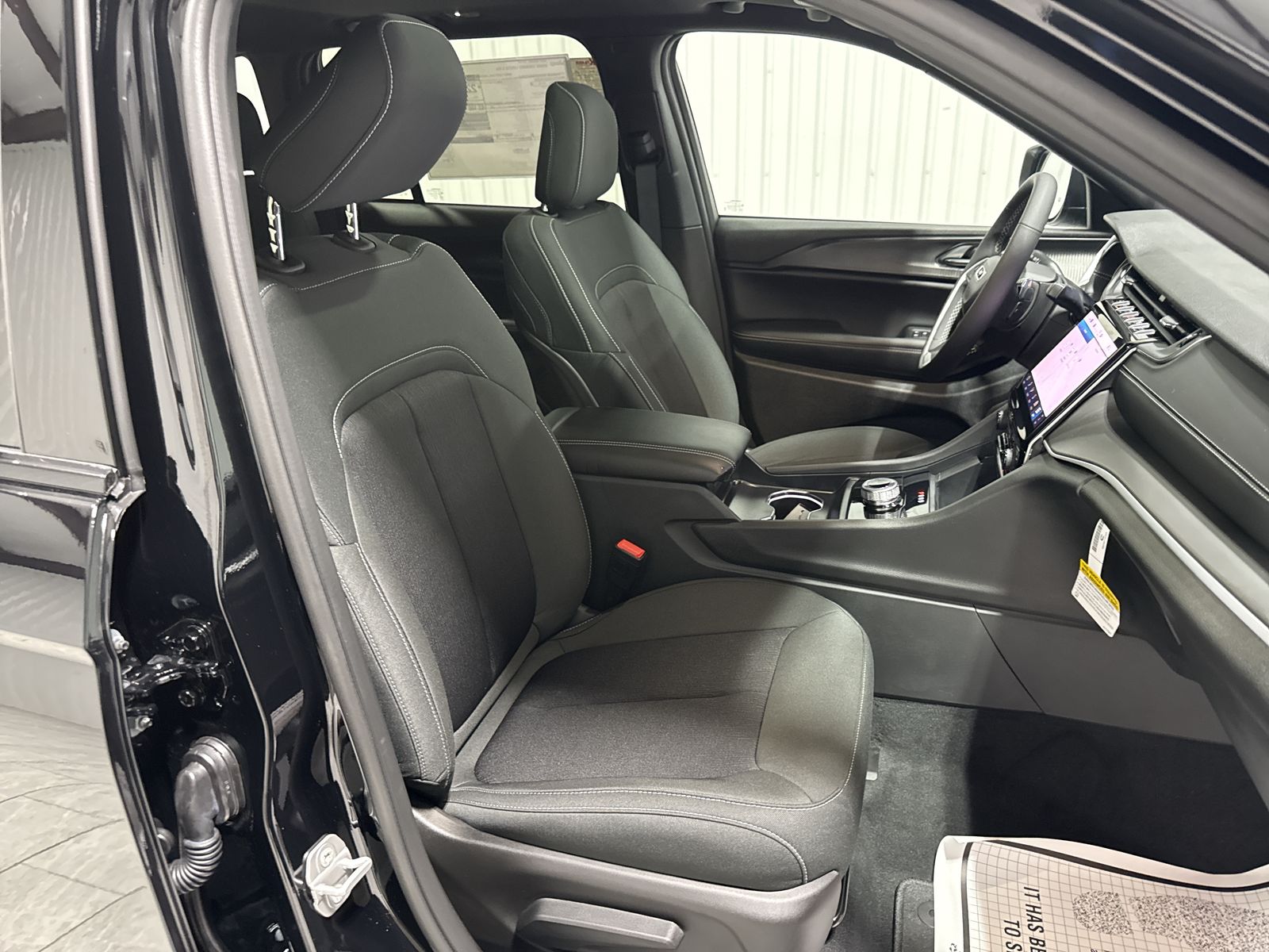 2027 Jeep Grand Cherokee Laredo X